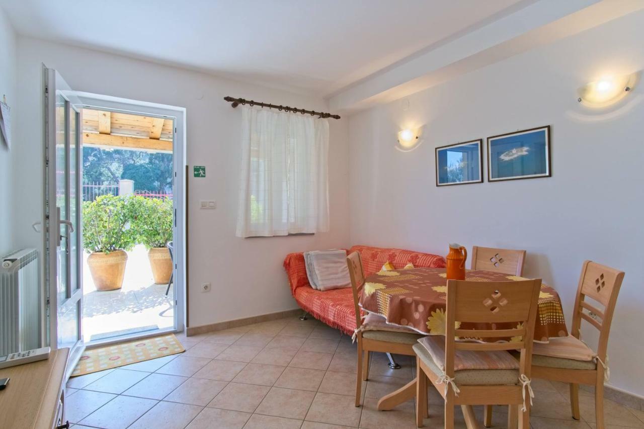 Apartmani Dorita Mali Lošinj Extérieur photo